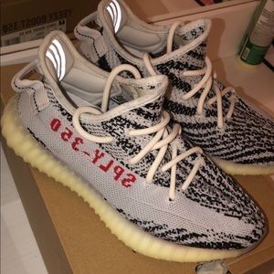 Yeezy’s in good condition only worn twice.